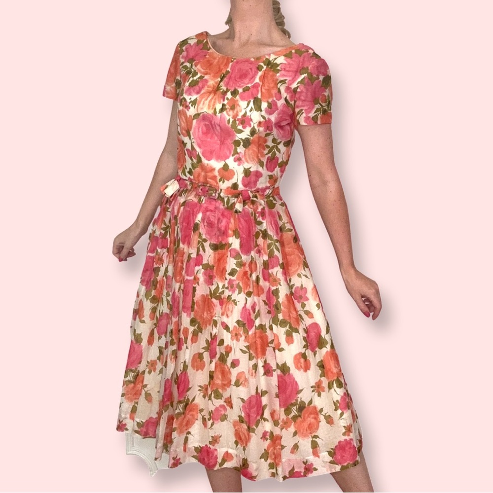 Beautiful floral 1950s vintage dress with original belt orange pink roses
